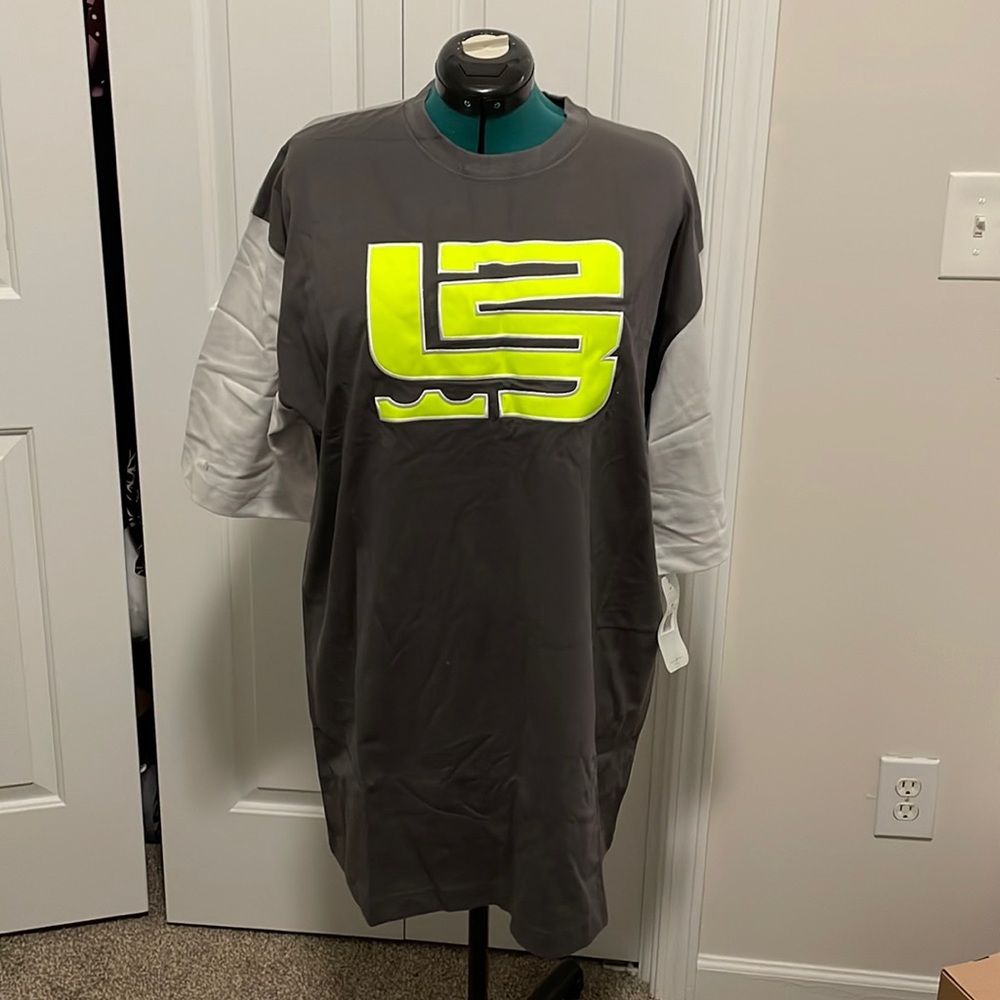 Vintage 2003 LeBron grey T-shirt with raised letters. XXL. NWT. New old stock.